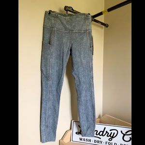 NWT Fast and Free Legging